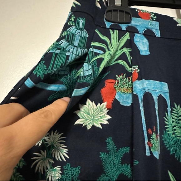 Ann Taylor Factory Garden/Plant-Print Skirt Size 4p - Picture 4 of 9